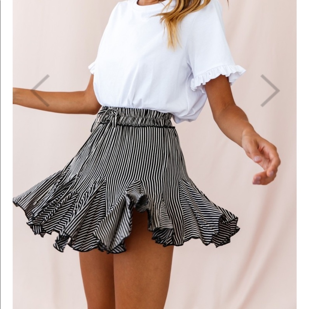 NWT Selfie Leslie Robyn Pleated Striped Mini Skirt